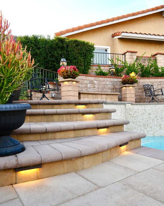 Glendale Steps installed with Courtyard pavers in Sand Stone Mocha color