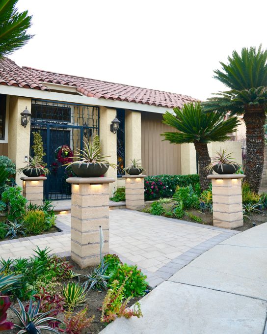 Glendale Walkway installed with Courtyard pavers in Sand Stone Mocha color